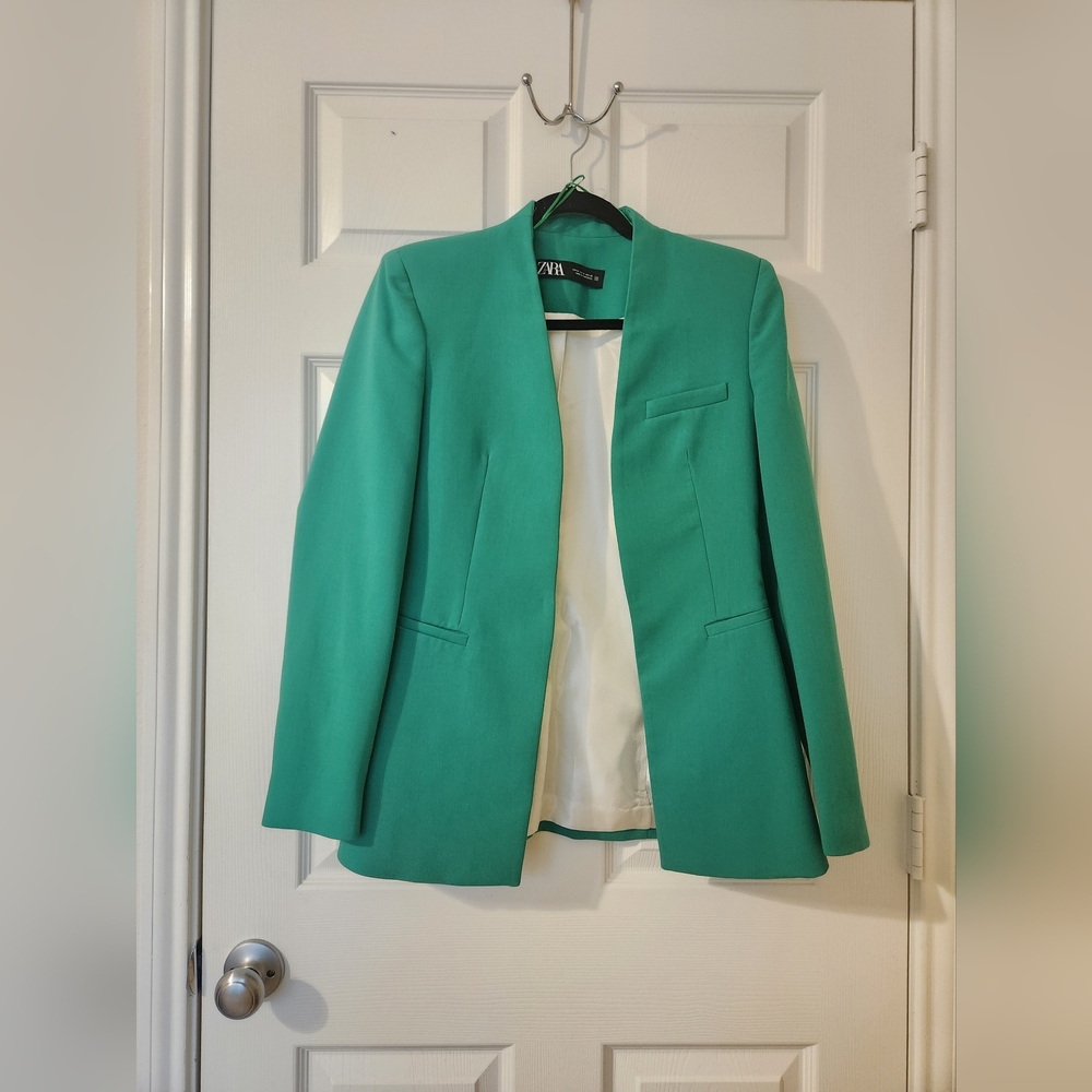 ZARA Collection Kelly Green Lapeless Blazer